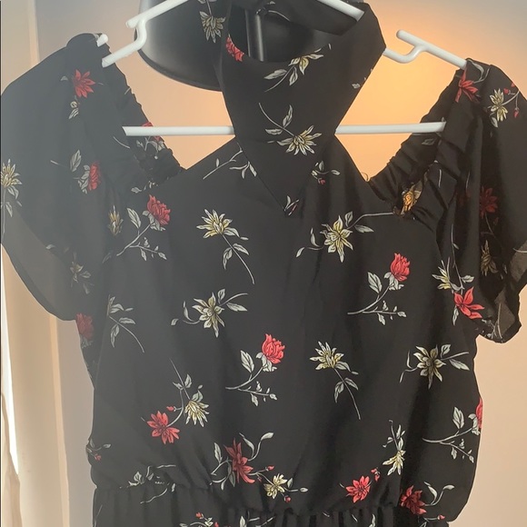 Floral black romper - Picture 2 of 5